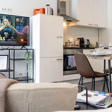 Luxomes - Stylish & New Design Apartment - Kitchen - Netflix Ingolstadt Exterior photo
