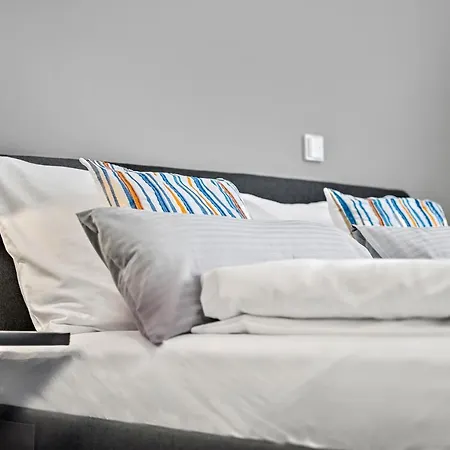 Luxomes - Stylish & New Design Apartment - Kitchen - Netflix Ingolstadt Exterior photo
