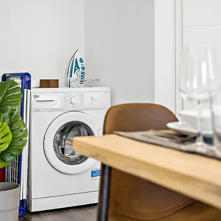 Luxomes - Stylish & New Design Apartment - Kitchen - Netflix Ingolstadt Exterior photo