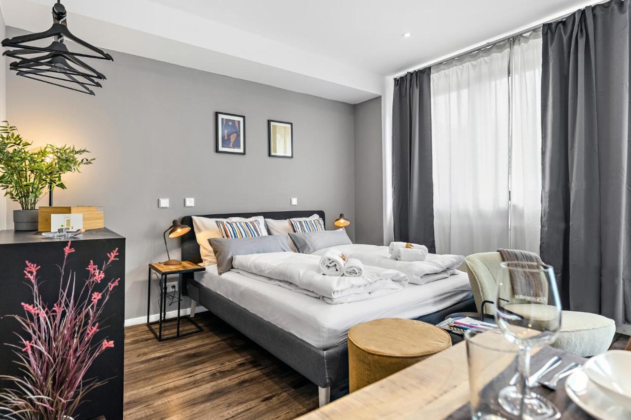 Luxomes - Stylish & New Design - Kitchen - Netflix Apartment