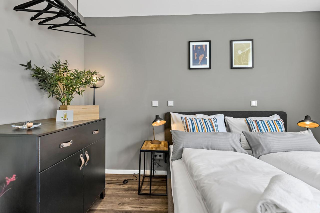 Luxomes - Stylish & New Design - Kitchen - Netflix Apartment Ingolstadt