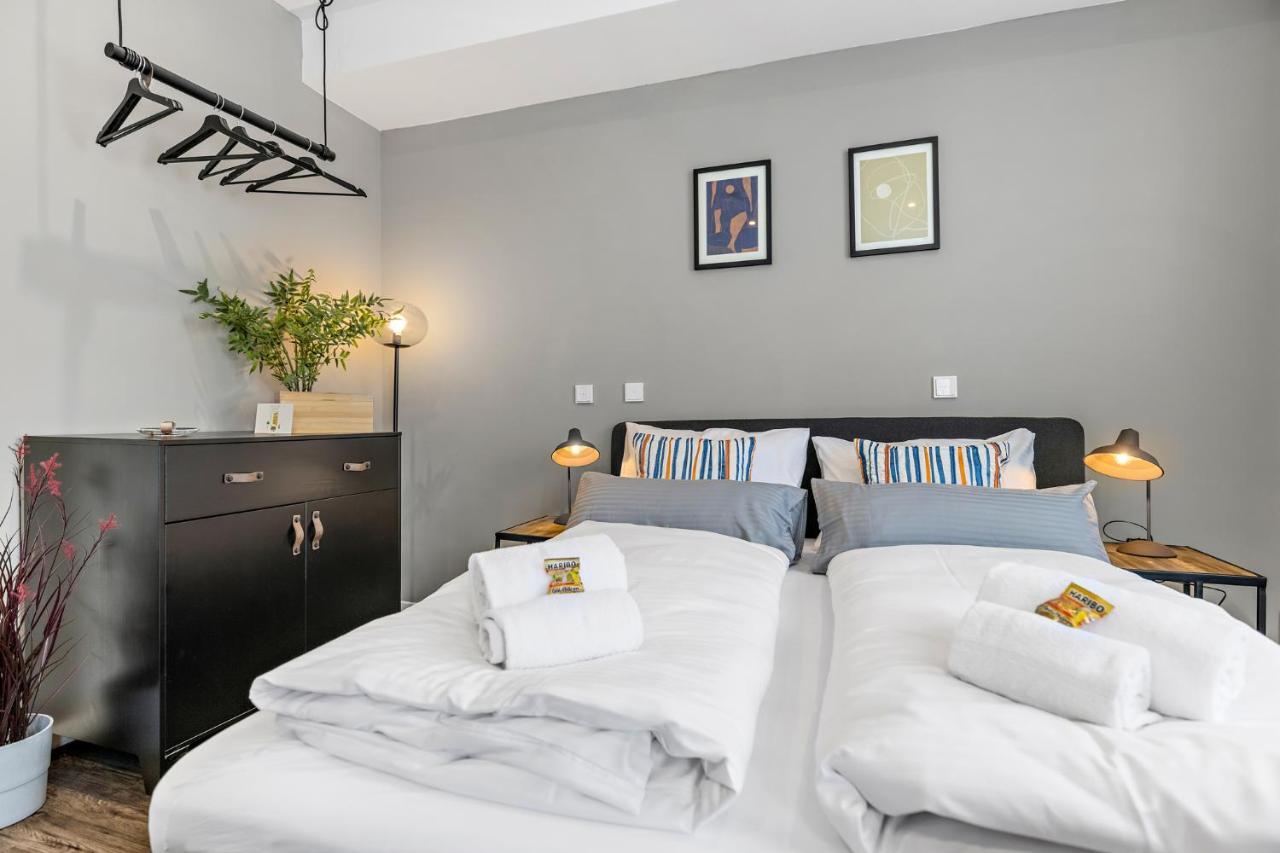 Apartment Luxomes - Stylish & New Design - Kitchen - Netflix