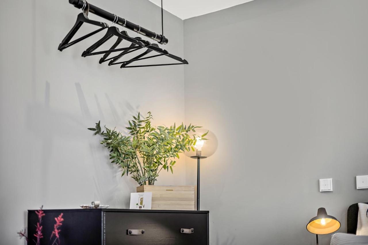 Luxomes - Stylish & New Design - Kitchen - Netflix Apartment *